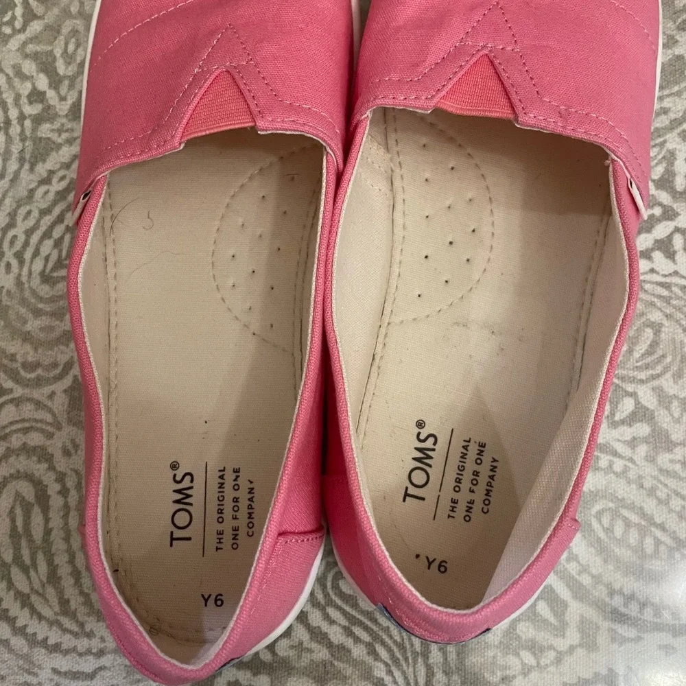 TOMS Alpargata Pink Canvas Slip On Shoes Youth Size 6 Women 8 Casual Flats